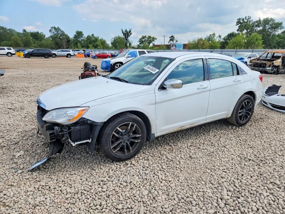 2013 CHRYSLER 200