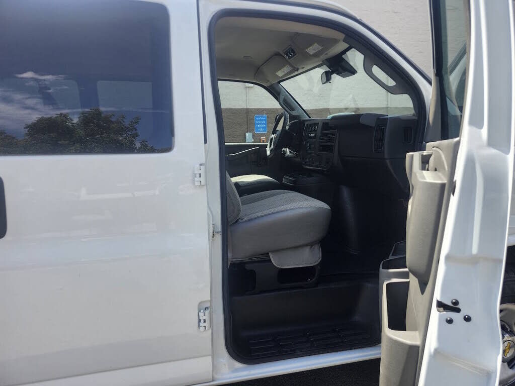 2025 CHEVROLET Express