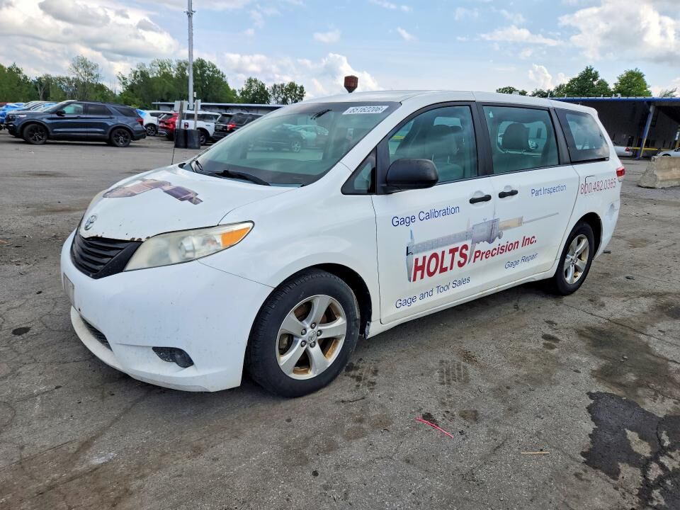 2014 TOYOTA Sienna