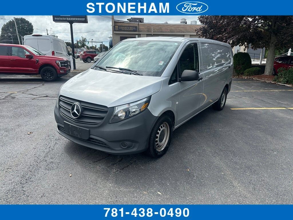 2022 MERCEDES-BENZ METRIS