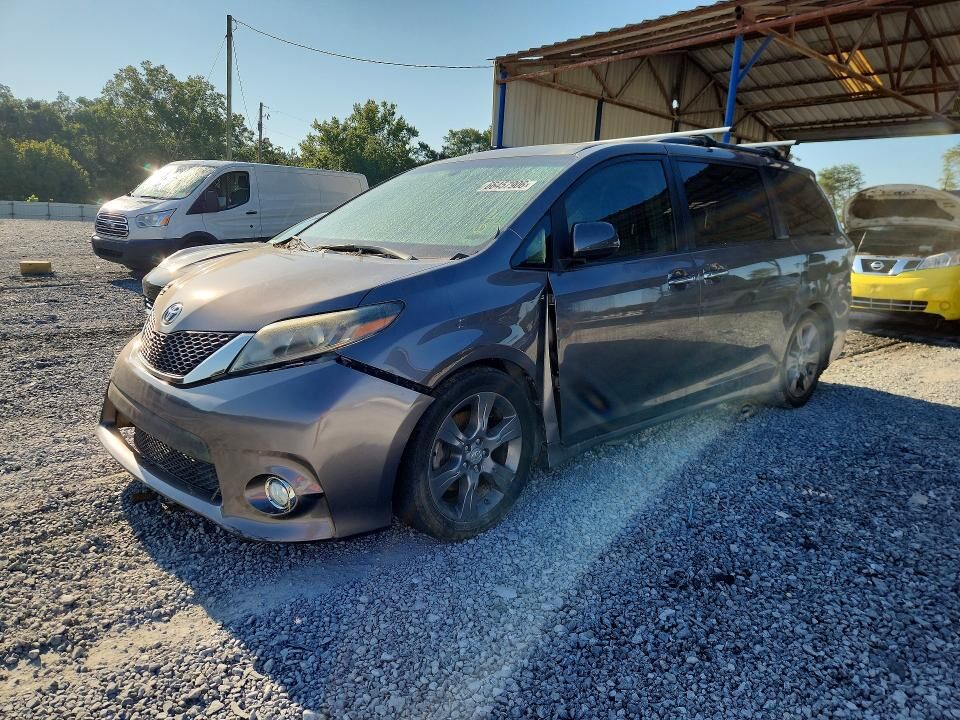 2016 TOYOTA Sienna