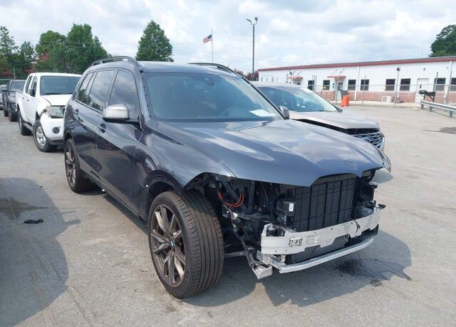 2022 BMW X7