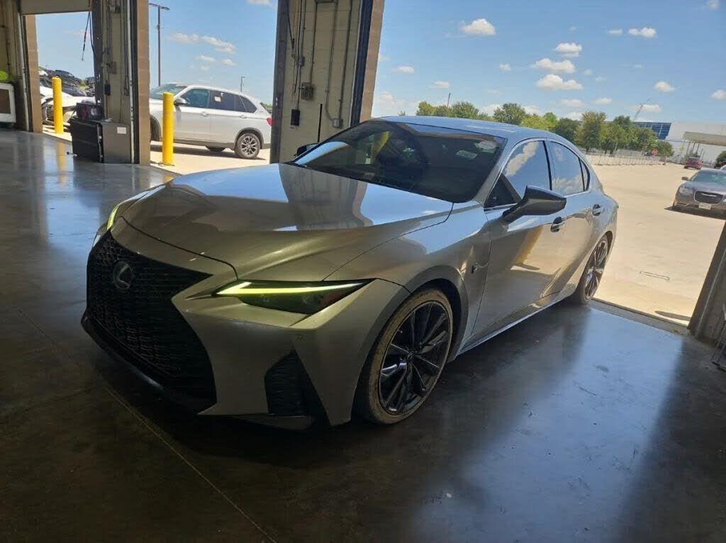 2021 LEXUS IS