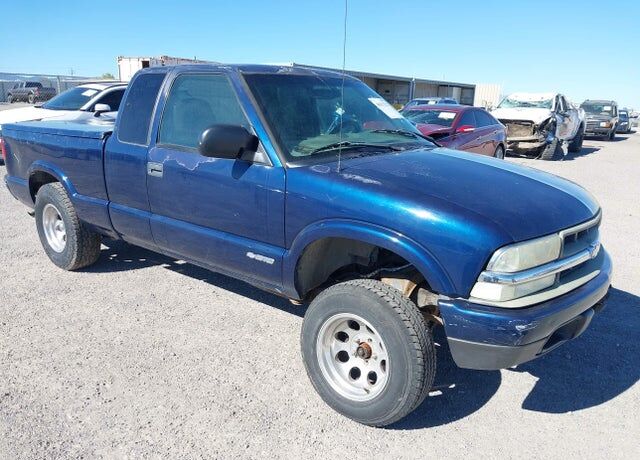2002 CHEVROLET S-10 Pickup