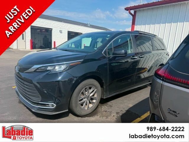 2024 TOYOTA Sienna