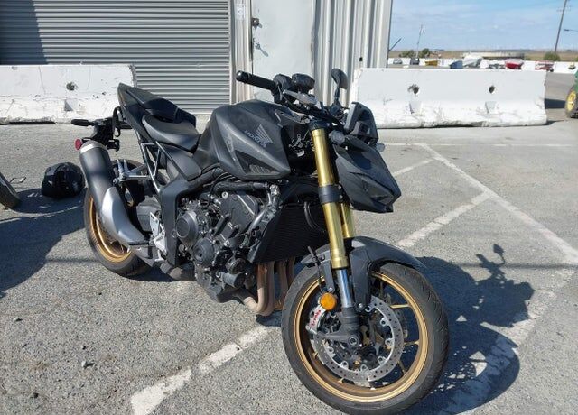 2025 HONDA CB