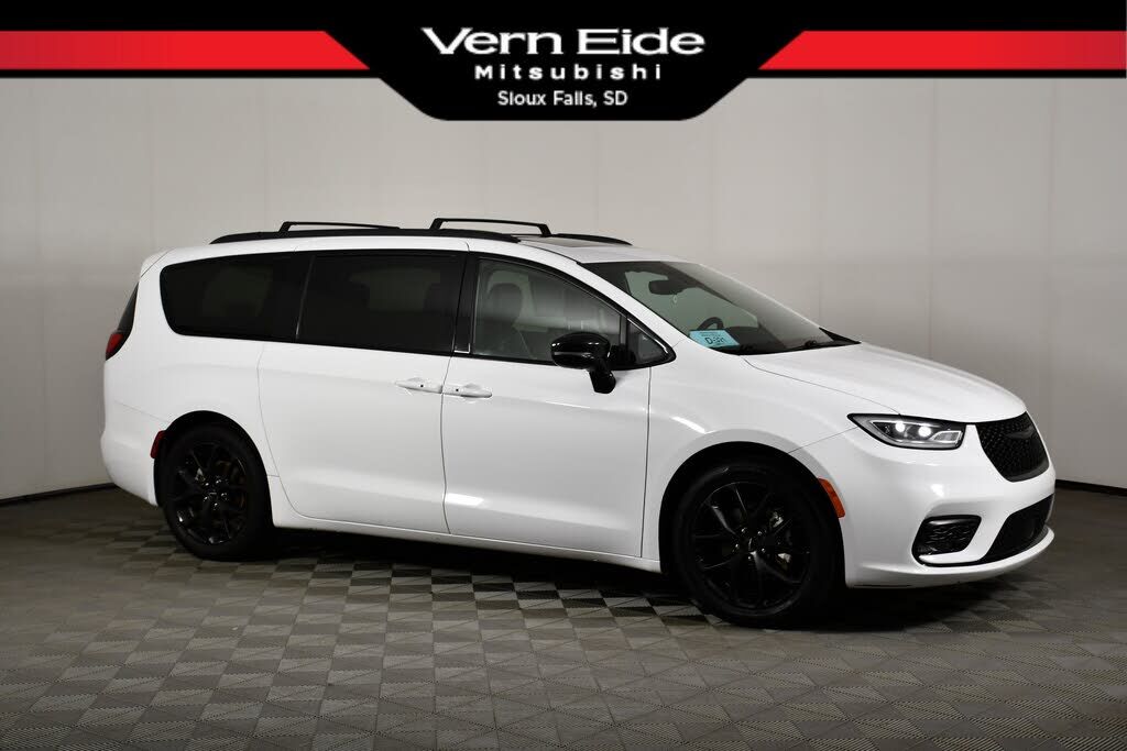 2025 CHRYSLER Pacifica