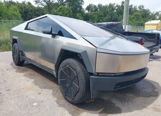 2024 TESLA Cybertruck
