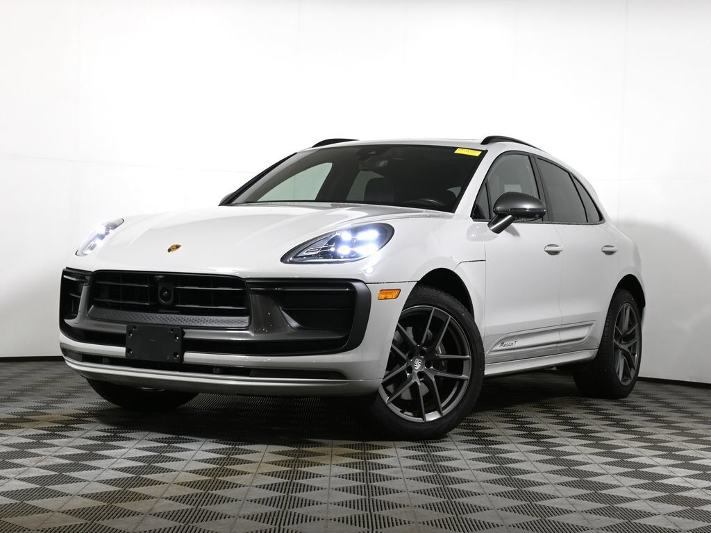 2025 PORSCHE Macan