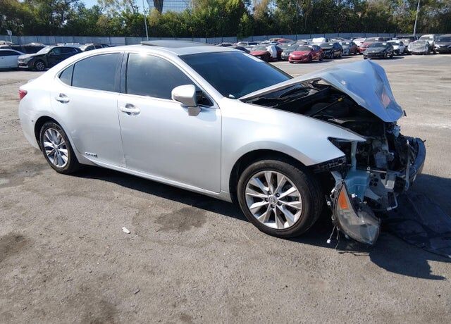 2013 LEXUS ES