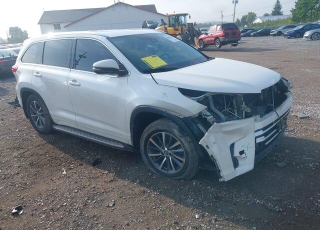 2017 TOYOTA Highlander