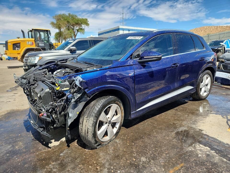 2024 AUDI Q4
