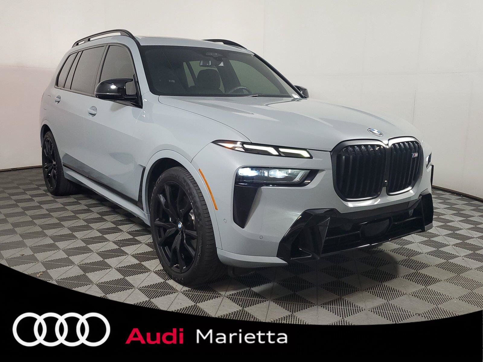 2023 BMW X7
