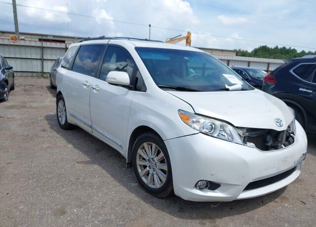 2014 TOYOTA Sienna