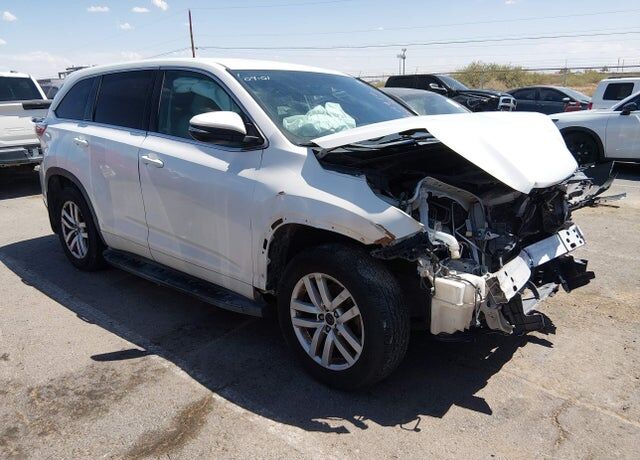 2016 TOYOTA Highlander