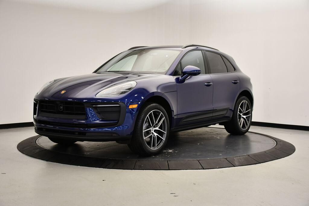 2026 PORSCHE Macan