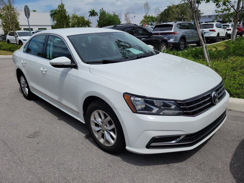 2016 VOLKSWAGEN Passat