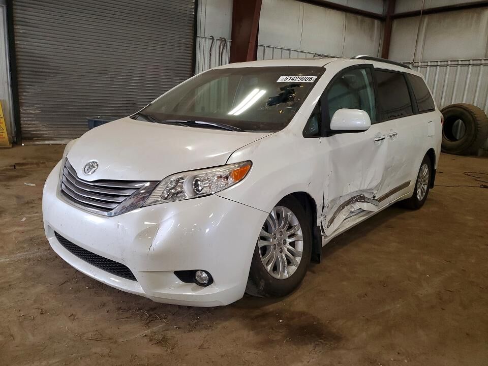 2016 TOYOTA Sienna