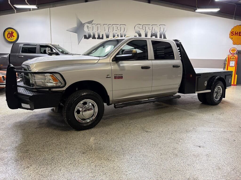2012 DODGE Ram