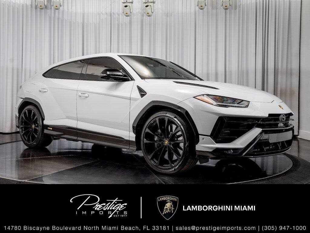 2023 LAMBORGHINI URUS