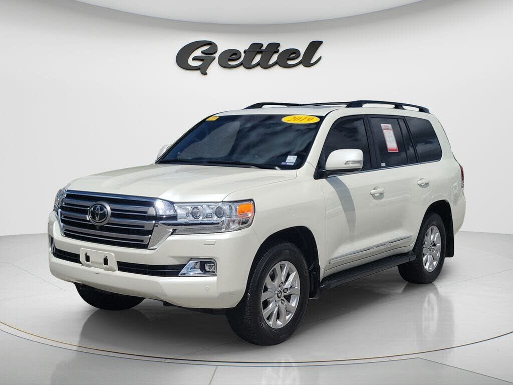 2019 TOYOTA Land Cruiser