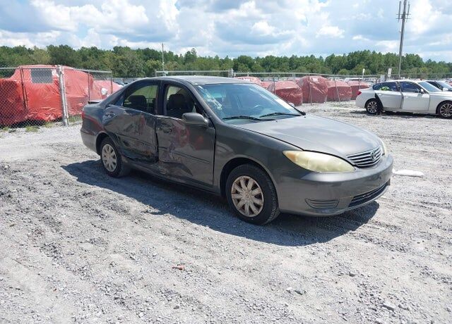 2005 TOYOTA Camry