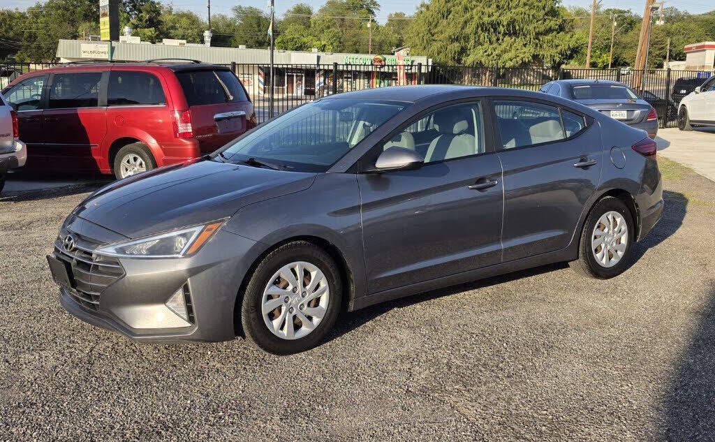 2019 HYUNDAI Elantra