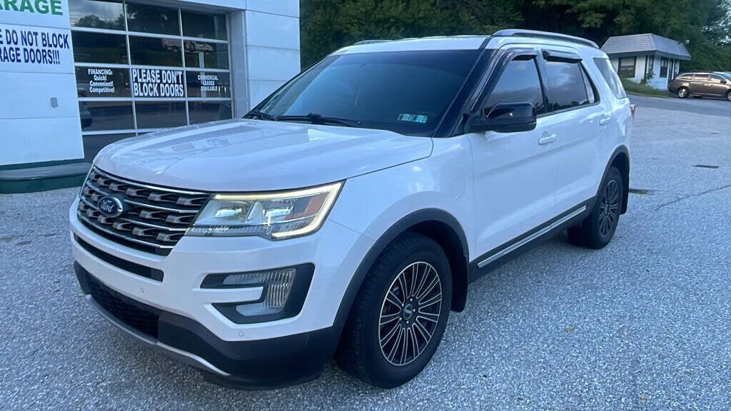 2017 FORD Explorer