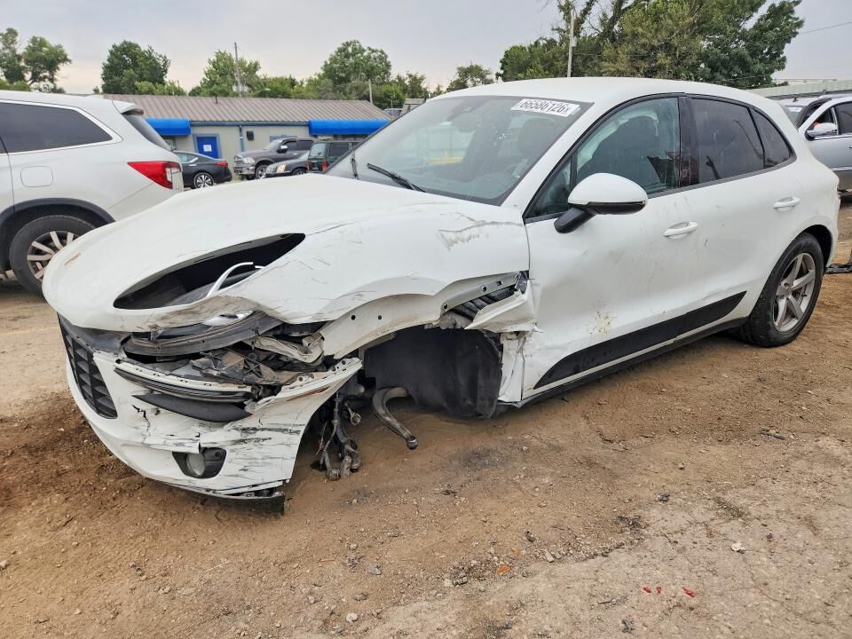 2018 PORSCHE Macan