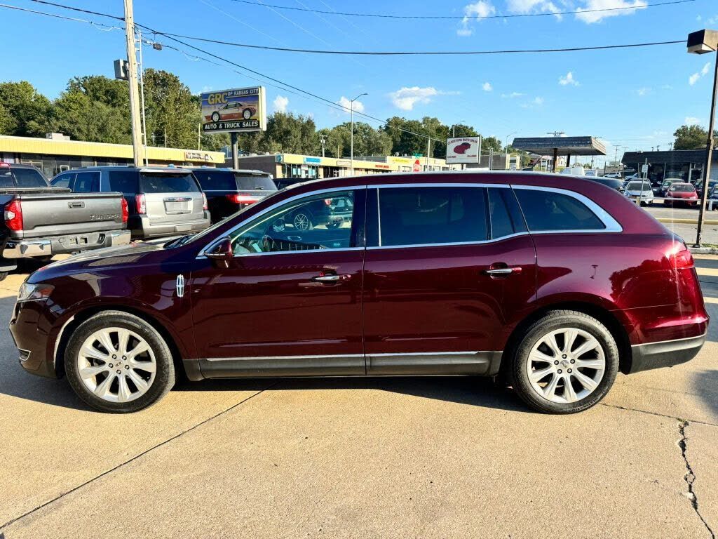 2017 LINCOLN MKT