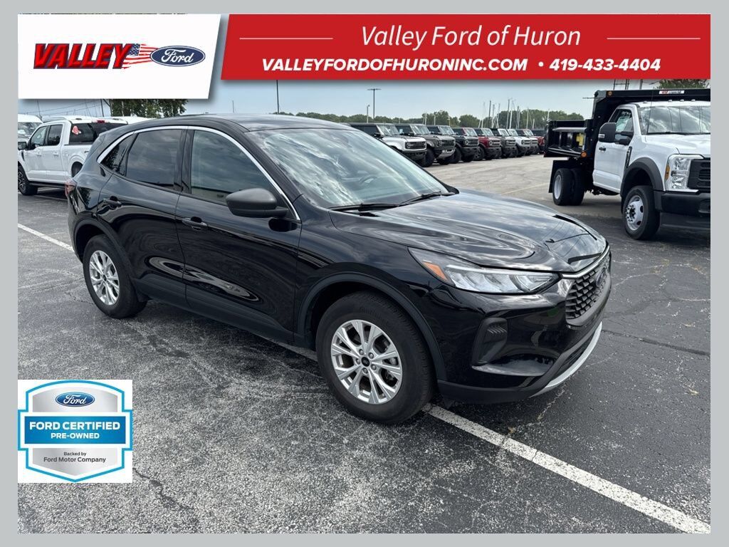 2024 FORD Escape