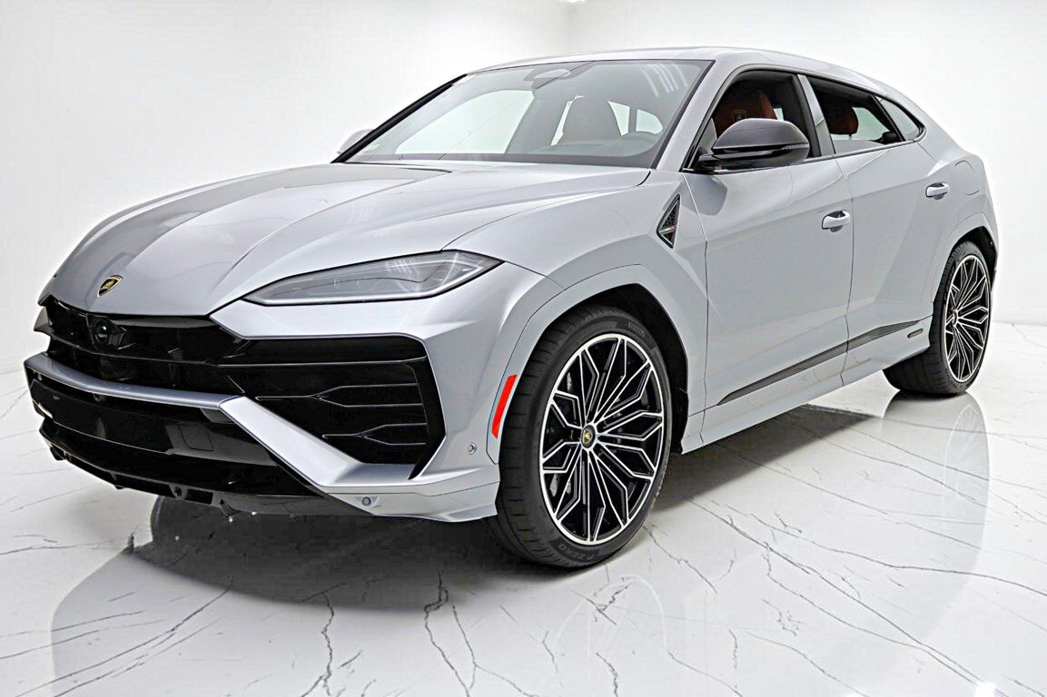 2026 LAMBORGHINI URUS