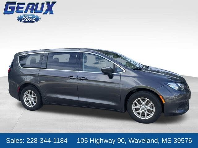 2023 CHRYSLER Voyager