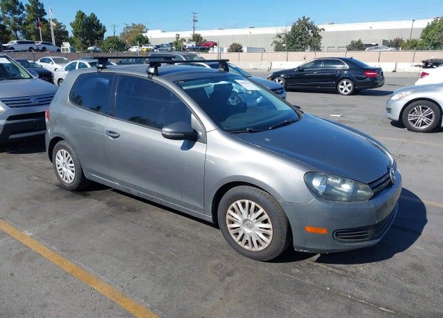 2013 VOLKSWAGEN Golf