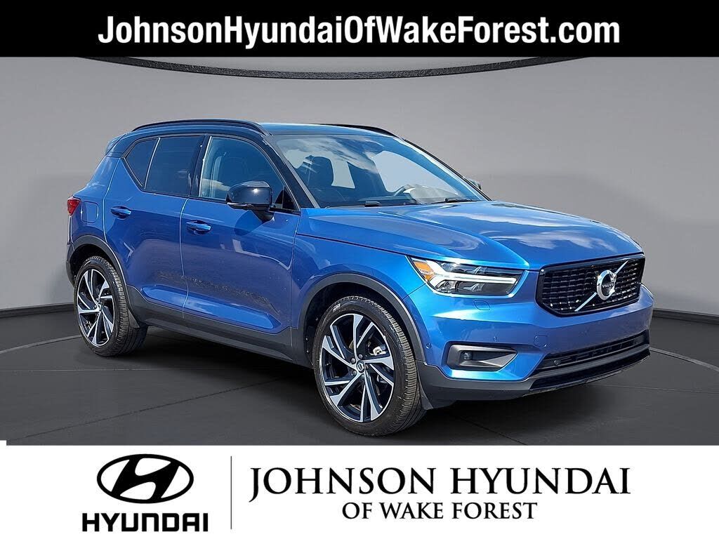 2021 VOLVO XC40