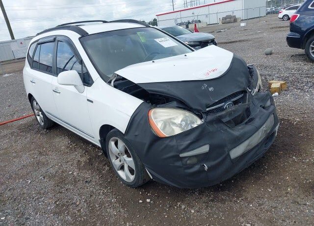 2008 KIA Rondo