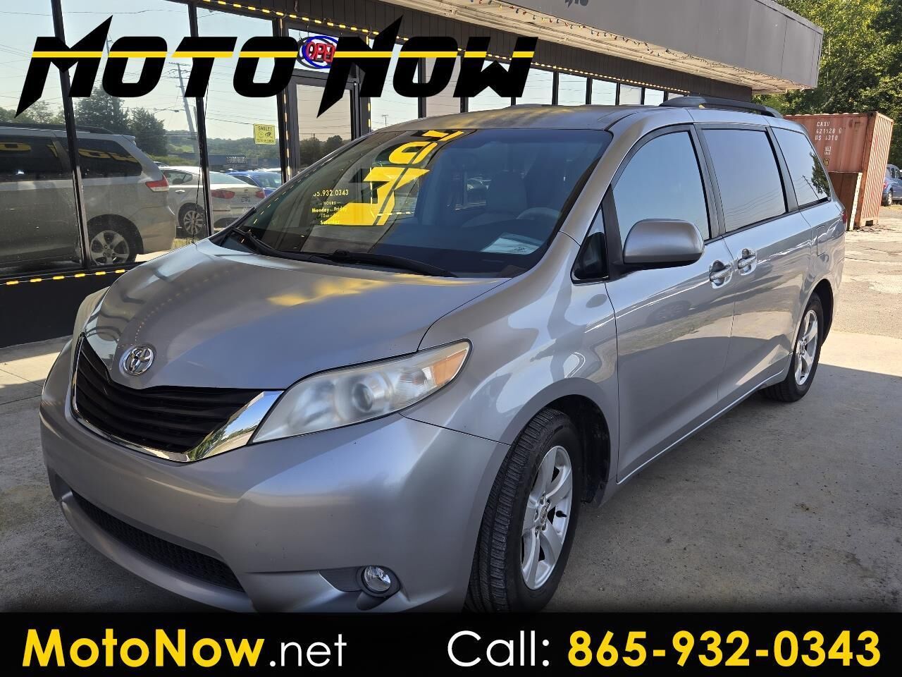2012 TOYOTA Sienna