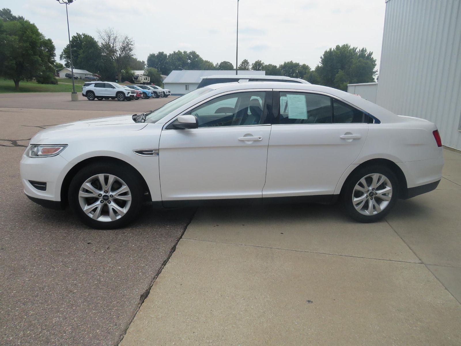 2011 FORD Taurus
