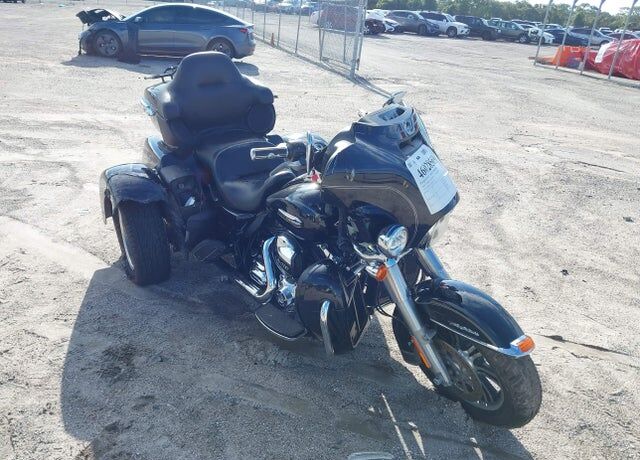2014 HARLEY DAVIDSON Tri Glide Ultra Classic