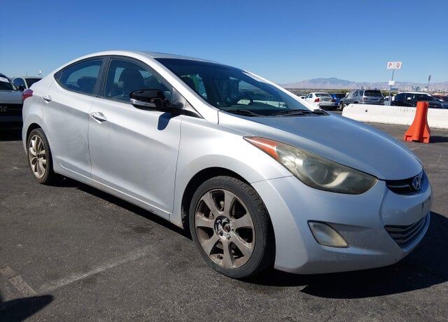2012 HYUNDAI Elantra