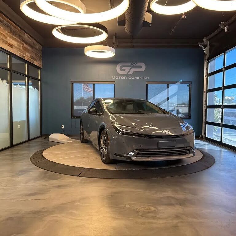 2024 TOYOTA PRIUS