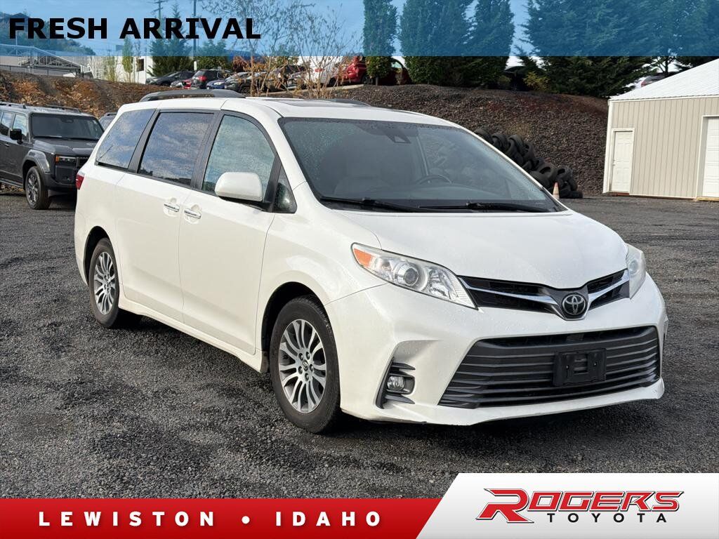 2019 TOYOTA Sienna