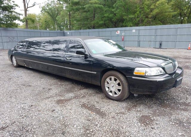 2006 LINCOLN Town Car