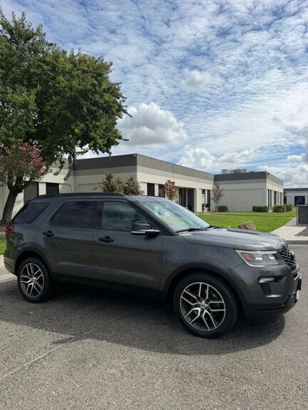 2018 FORD Explorer