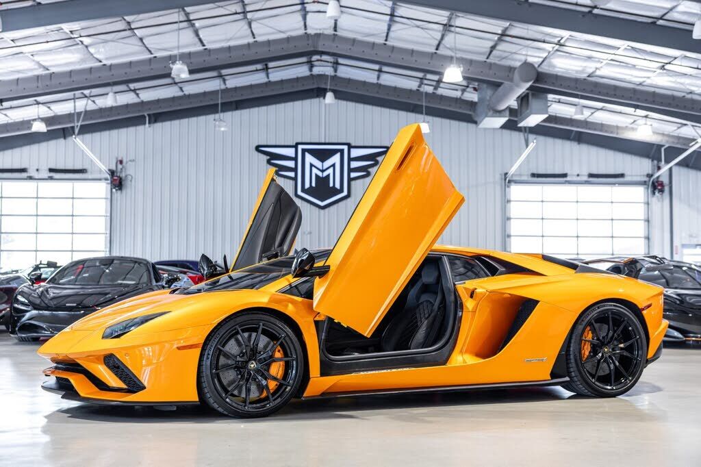 2018 LAMBORGHINI Aventador