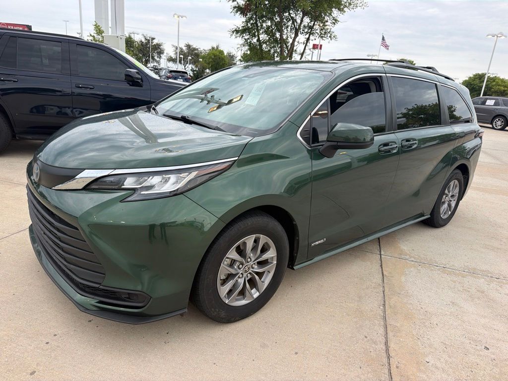 2021 TOYOTA Sienna