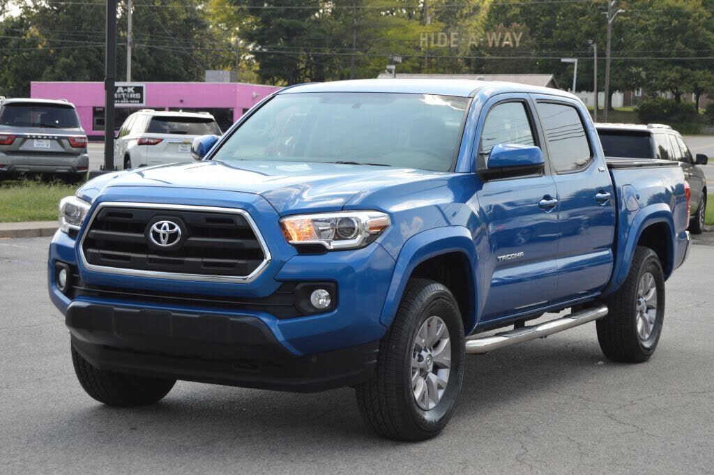 2017 TOYOTA Tacoma