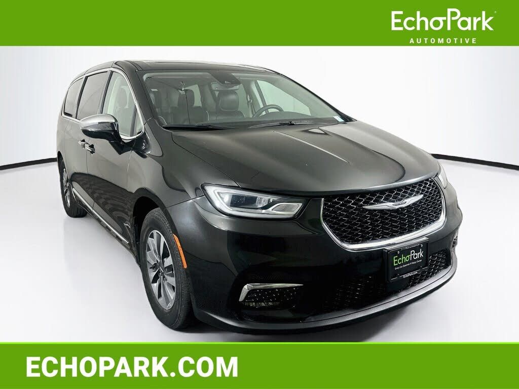 2023 CHRYSLER Pacifica