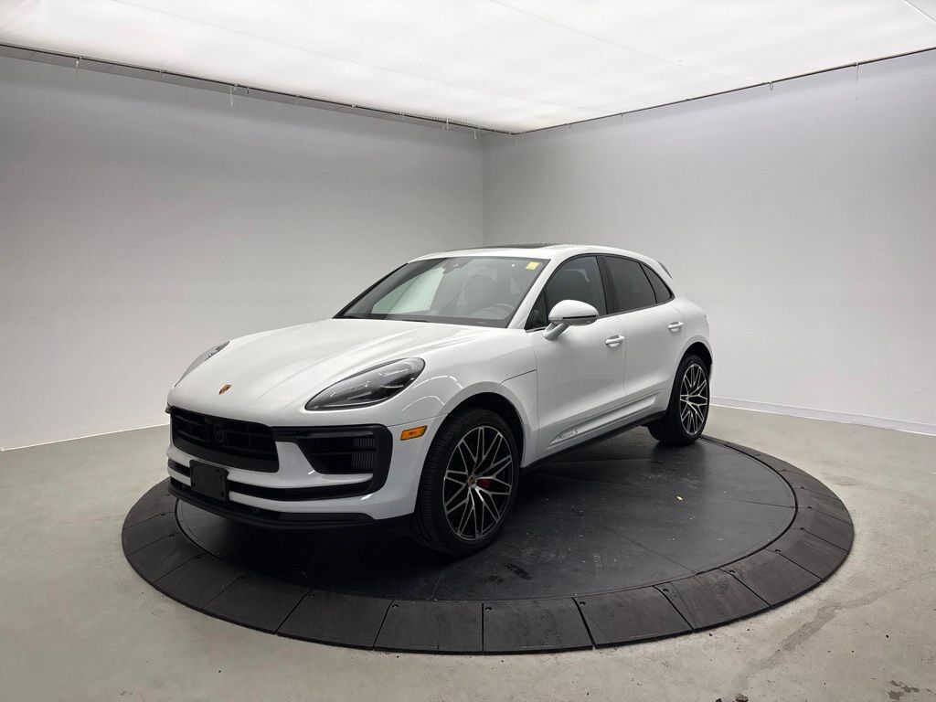 2023 PORSCHE Macan