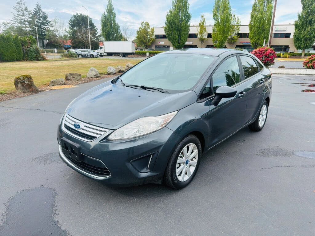 2011 FORD Fiesta